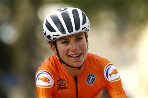 van vleuten cleared  ride uci world championships road race cyclingnews