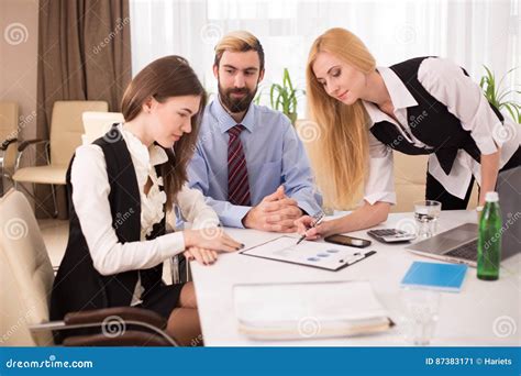 discussion   results  business research stock image image