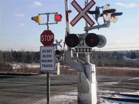 cjrl news  stop lights  rail crossing