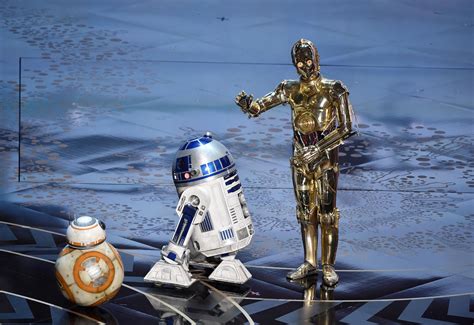 C3po R2d2 And Bb8 Crashed The Oscars To Praise Star Wars
