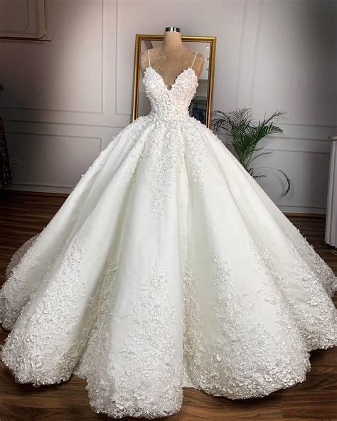 China Bridal Ball Gowns Plus Size Lace Puffy Luxury