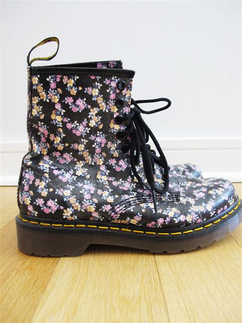 shop pink horrorshow floral  marten boots