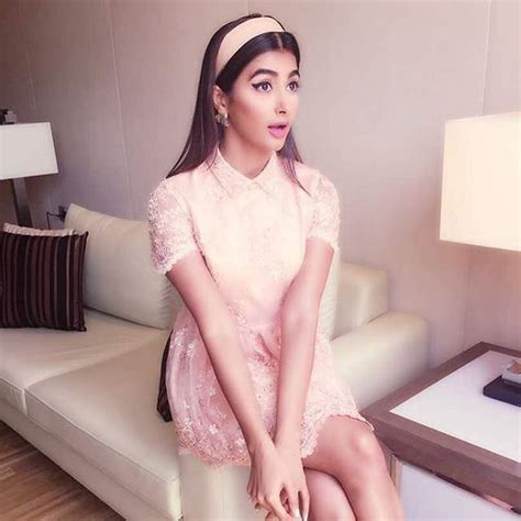 hot indian actress pooja hegde latest hd images 2017 year
