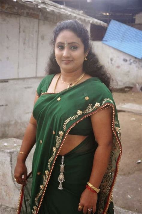 tamil hot look aunties in saree sudidhar blouse view aunties back photos