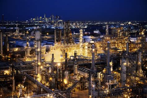 refinery operations  gulf coast refiners increase capacity  meet hemispheric demand
