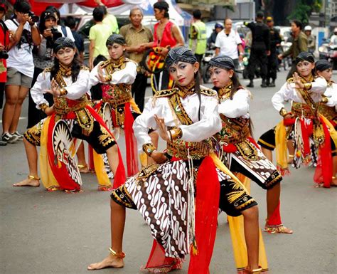 tari jaranan tarian tradisional  jawa timur cinta indonesia