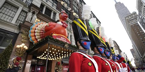 The Macy S Thanksgiving Day Parade Is Back Here S How To Watch In 2021