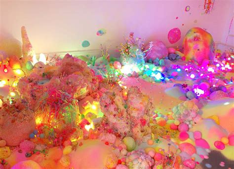 artist uses thousands of candies to turn rooms into sweet wonderlands bored panda