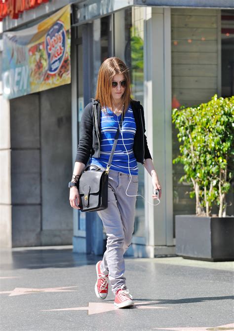 anna kendrick looking tiny and qt in hollywood oh no they didn t