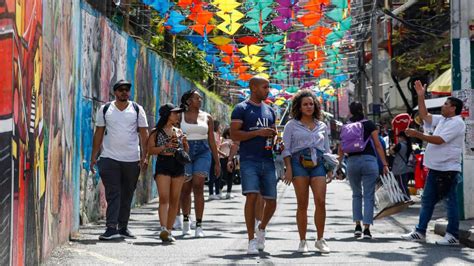 El Turismo Se Salió De Control En La 13 De Medellín