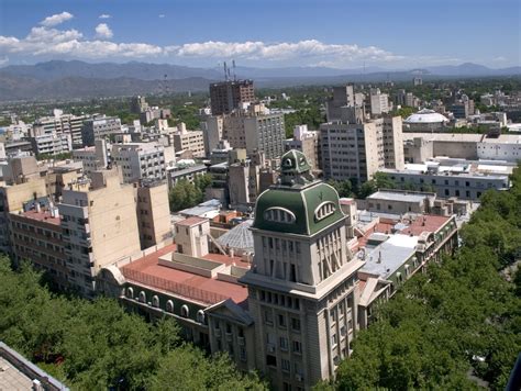 la ciudad de mendoza mantiene la calificacion de credito mas alta de argentina