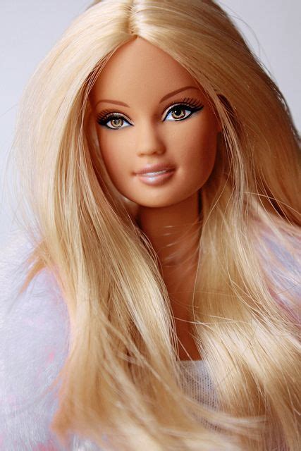 Blonde Barbie Doll Vlr Eng Br