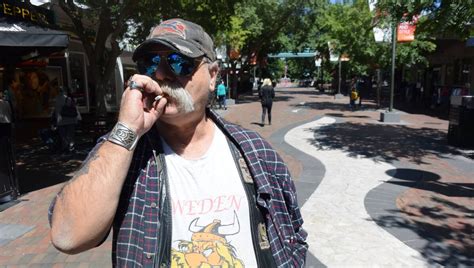 labor plans  charge smokers    packet  cigarettes