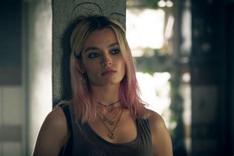 sex education star emma mackey knows you think she looks like margot robbie so let s all move