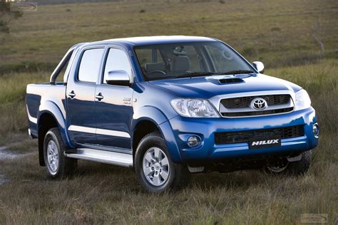 toyota hilux sr  dual cab turbo diesel picture number