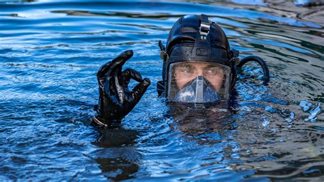navy divers find eerie scenes  search  maui wildfire victims