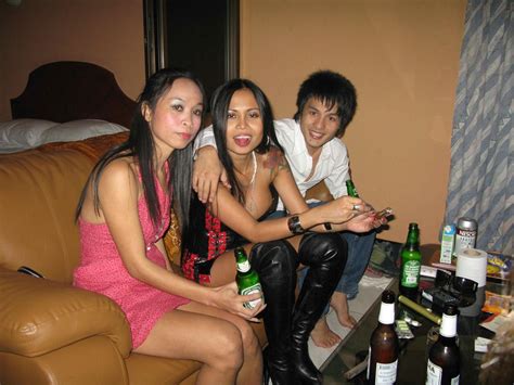 Amateur Orgy With Asian Girls Picked Up From Bar Part1
