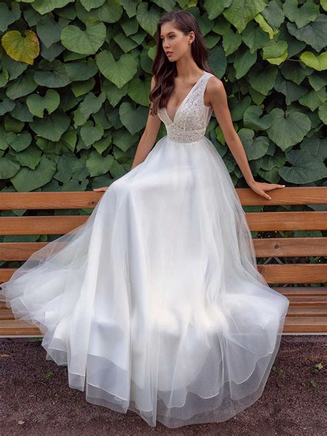 deep v wedding dresses top 10 deep v wedding dresses find the perfect
