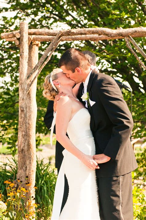 Kissing In The Garden Kissing Real Weddings Wedding Dresses Garden