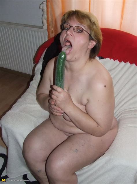 mature slut getting nasty with a cucumber