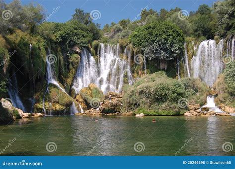 cascada de kravice bosnia  hercegovina foto de archivo imagen de