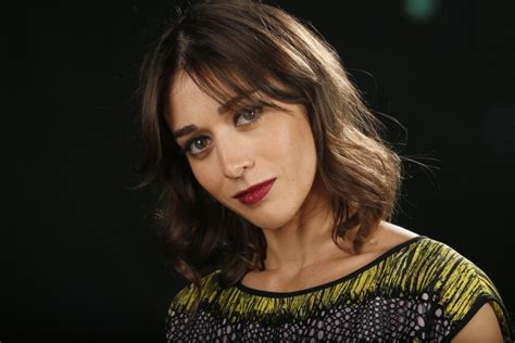 emmys 2014 lizzy caplan on snubs tv s flood of great female roles