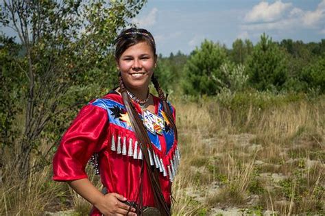 Native Canadian Women As Photo Subjects And Photographers Native