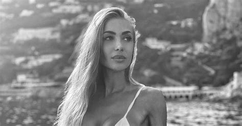 Elegante E Sensuale Laura Croce Lascia Tutti Senza Parole