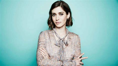 Lizzy Caplan Biography Movies Awards New Net Worth 2020