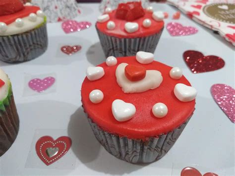 cupcakes del día del amor y la amistad pasteles d lulú cupcakes