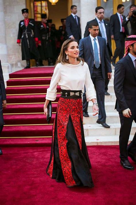 15 Looks By Queen Rania For Modest Brides Arabia Weddings