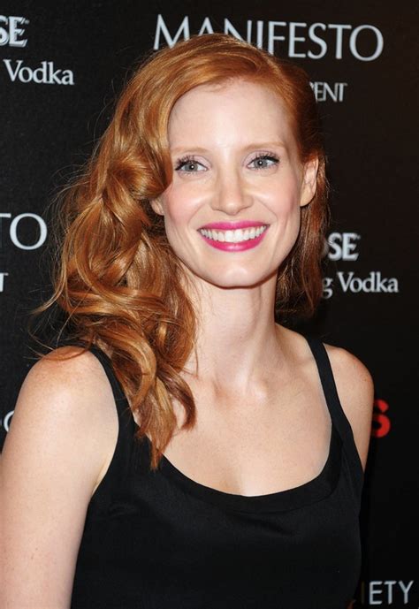 jessica chastain sexy side parted red curly hairstyle for women over 40 styles weekly