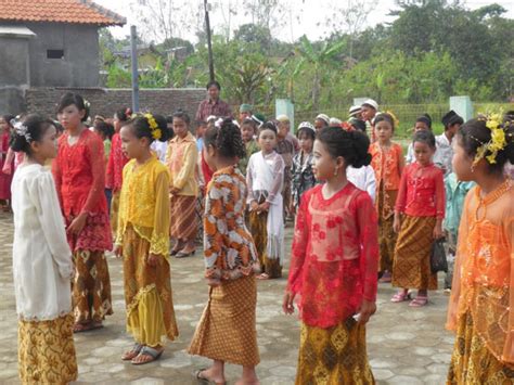 baju adat yogyakarta tradisi tradisional