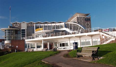 cliffs pavilion westcliff  sea  february  chalkwell auctions