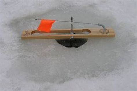 build  ice fishing tip   outdoors  adventure awaits