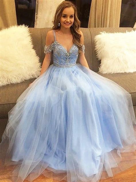 Stunning Prom Dresses That Will Make You The Prom Queen Of