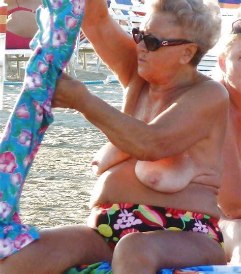 Omas Grannies At The Beach 30 Pics Xhamster