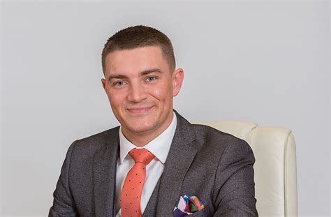 Professional Headshots For Estate Agents