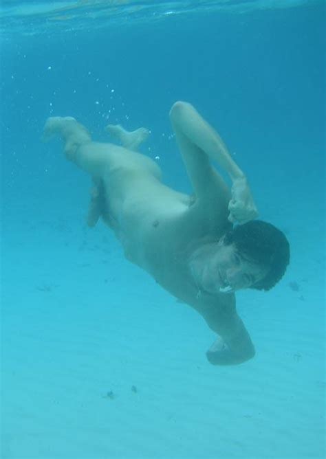 naked men diving