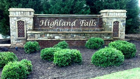homes  sale   highland falls neighborhood hiram ga