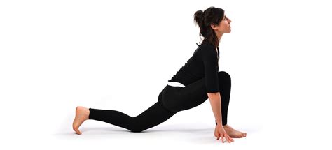 anjaneyasana lunge yoga pose workout trends