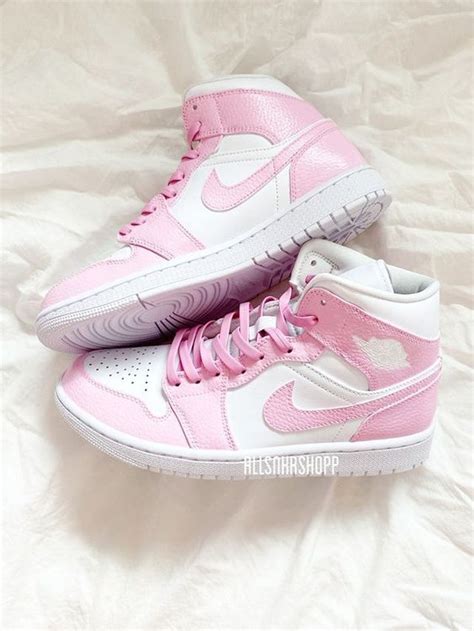 jordan 1 pink custom in 2021 all nike shoes nike air shoes cute