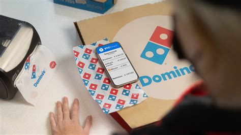 bitcoin als onderdeel van salaris voor medewerkers dominos pizza lekkercryptisch
