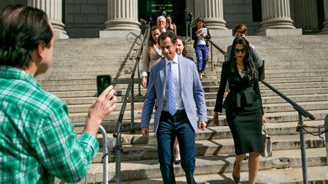 anthony weiner s lawyers question motivation of sexting victim the new york times