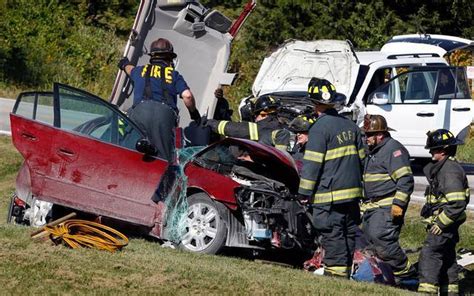 teen texting and driving causes fatal auto accident and