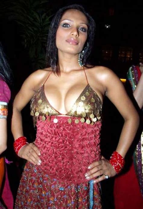 Look At Me I M Naked Naina Dhaliwal Hot Pics India S