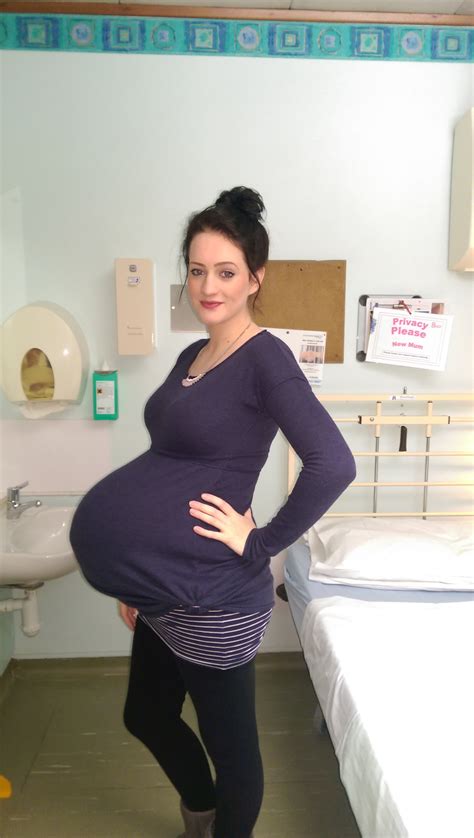 weeks pregnant  triplets  maternity gallery