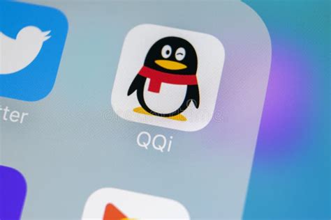 qq international messenger application icon  apple iphone  smartphone screen close  qq