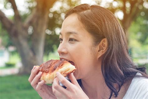 大食い女子なのに彼氏の前では隠して…食べる量を我慢した3つの事情 fumumu