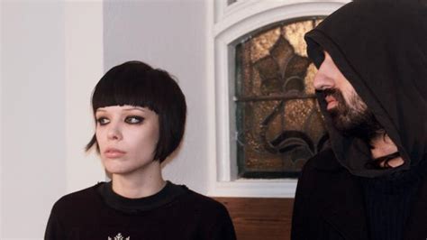Alice Glass Crystal Castles Singer Accuses Bandmate Of Abuse News